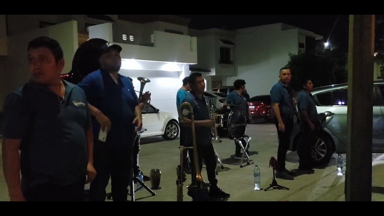 Banda Los Simones( El muchacho alegre y mucho mas)