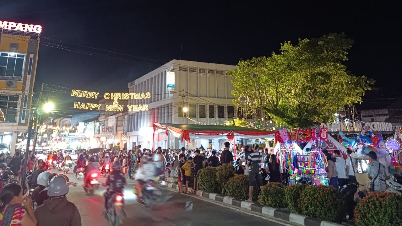 Pesta kembang api bringin corner Kota Singkawang menjelang Natal dan tahun baru 