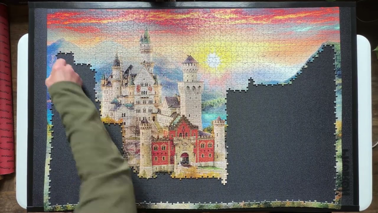Neuschwanstein Castle 2000 piece Timelapse Jigsaw puzzle 