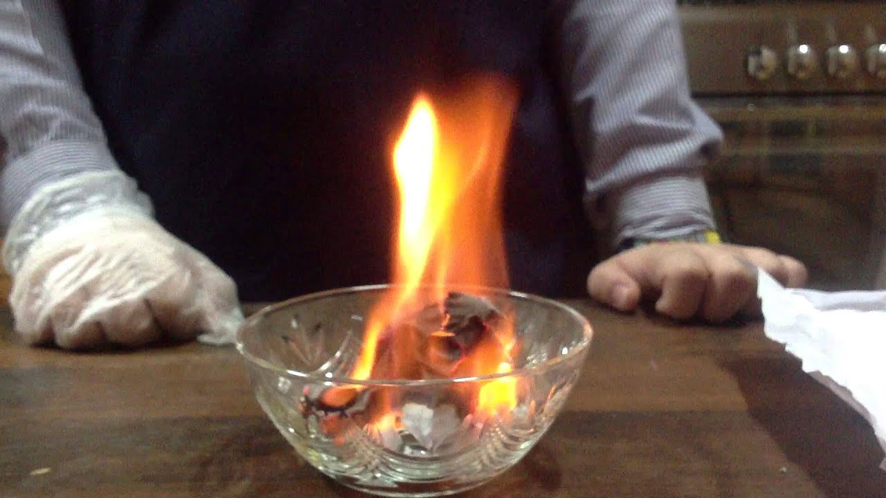 تجربة  التغير الفيزيائي والكيميائي أول متوسط 1 م24.MOV