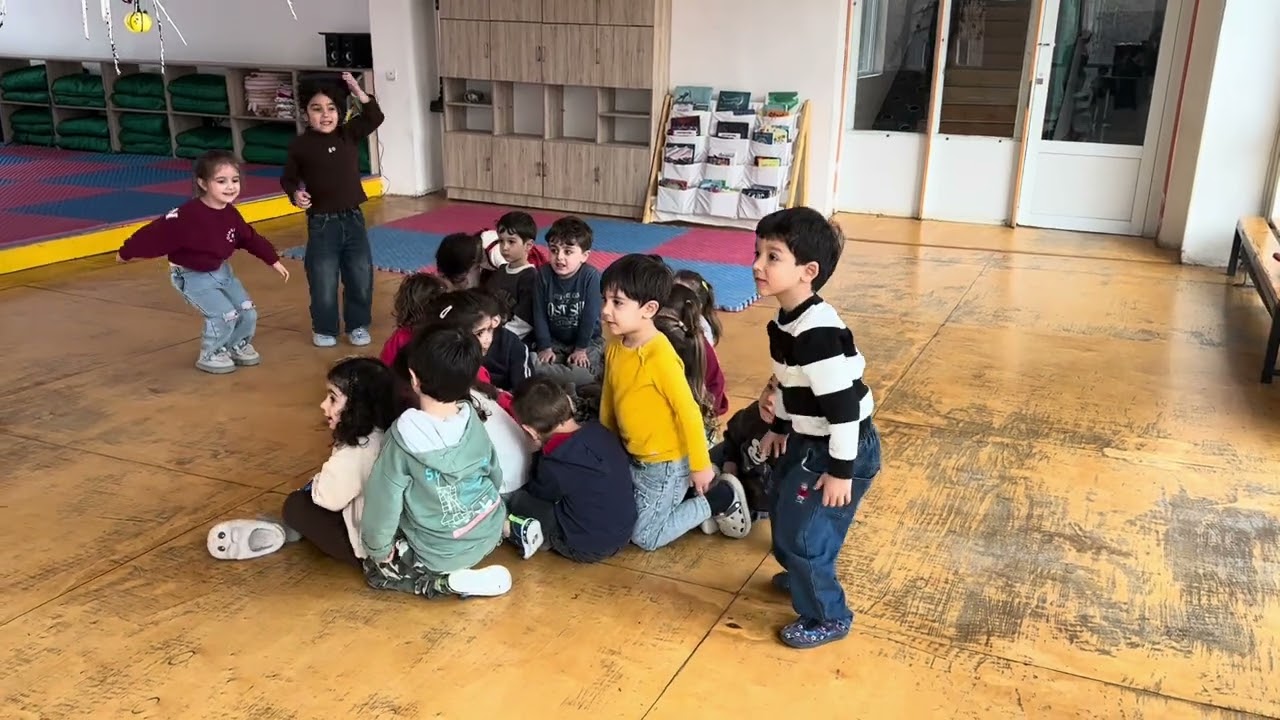 «թզուկներ-հսկաներ» խաղ