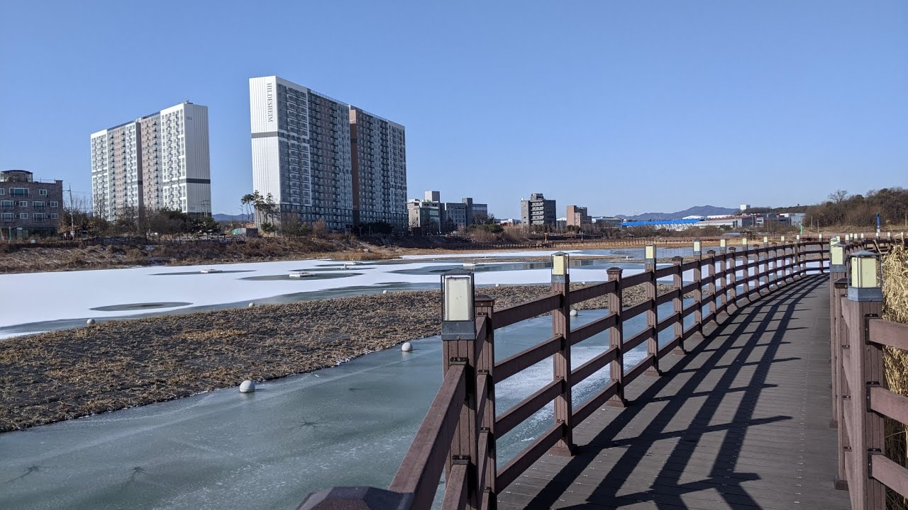 Walking in Korea 🇰🇷 : Berjalan menikmati musim dingin di desa Korea🇰🇷 #fypシ  #korea 