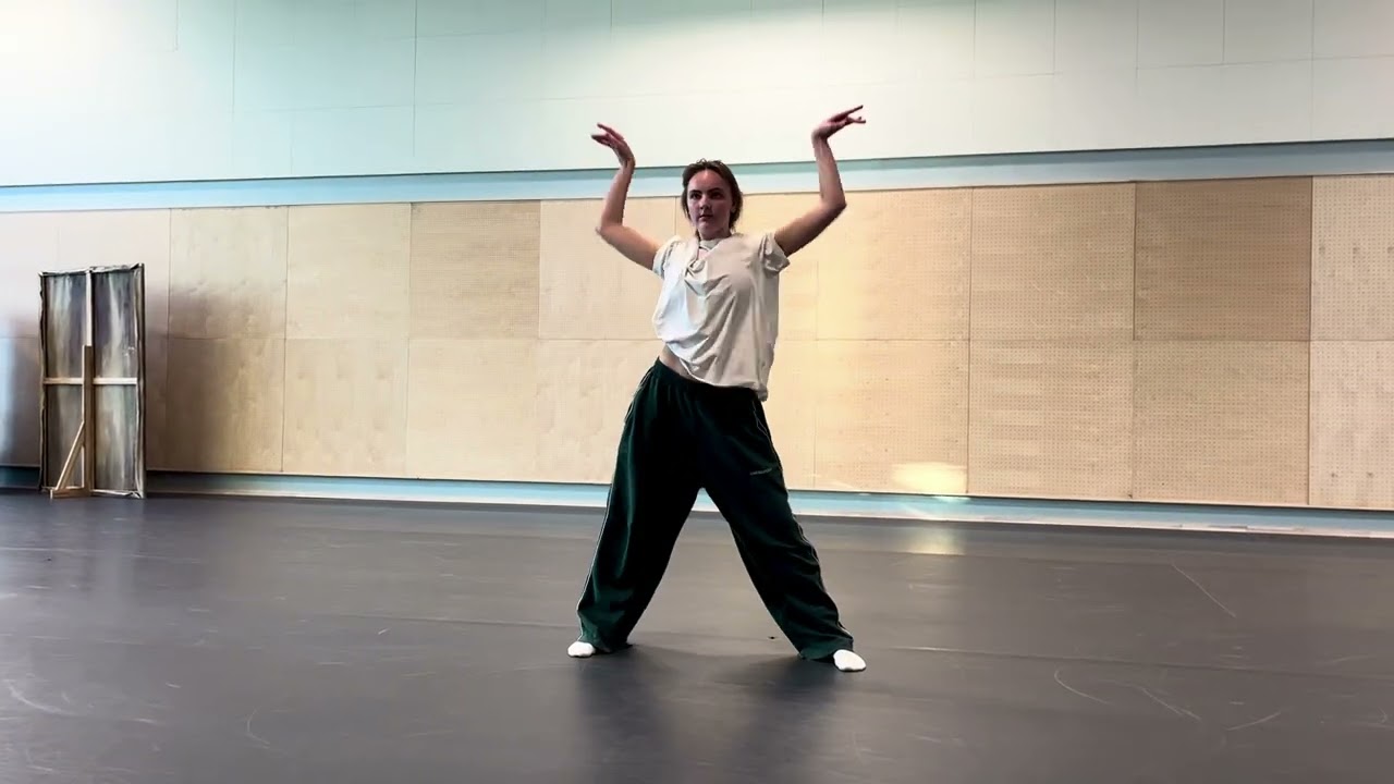 Commercial dance solo. Choreographed by Ingelin Bostad