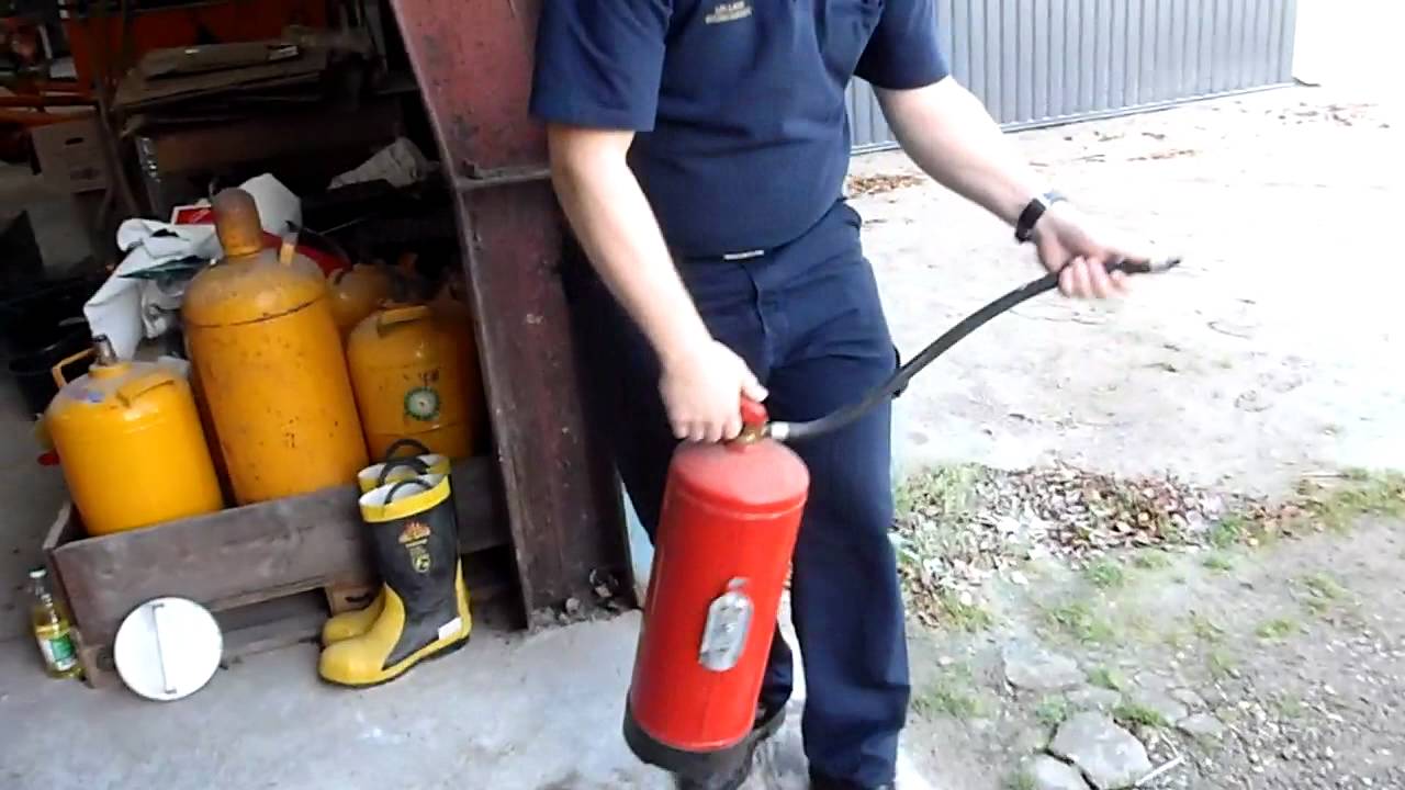 Demonstration af 9 liters trykladetvandslukker