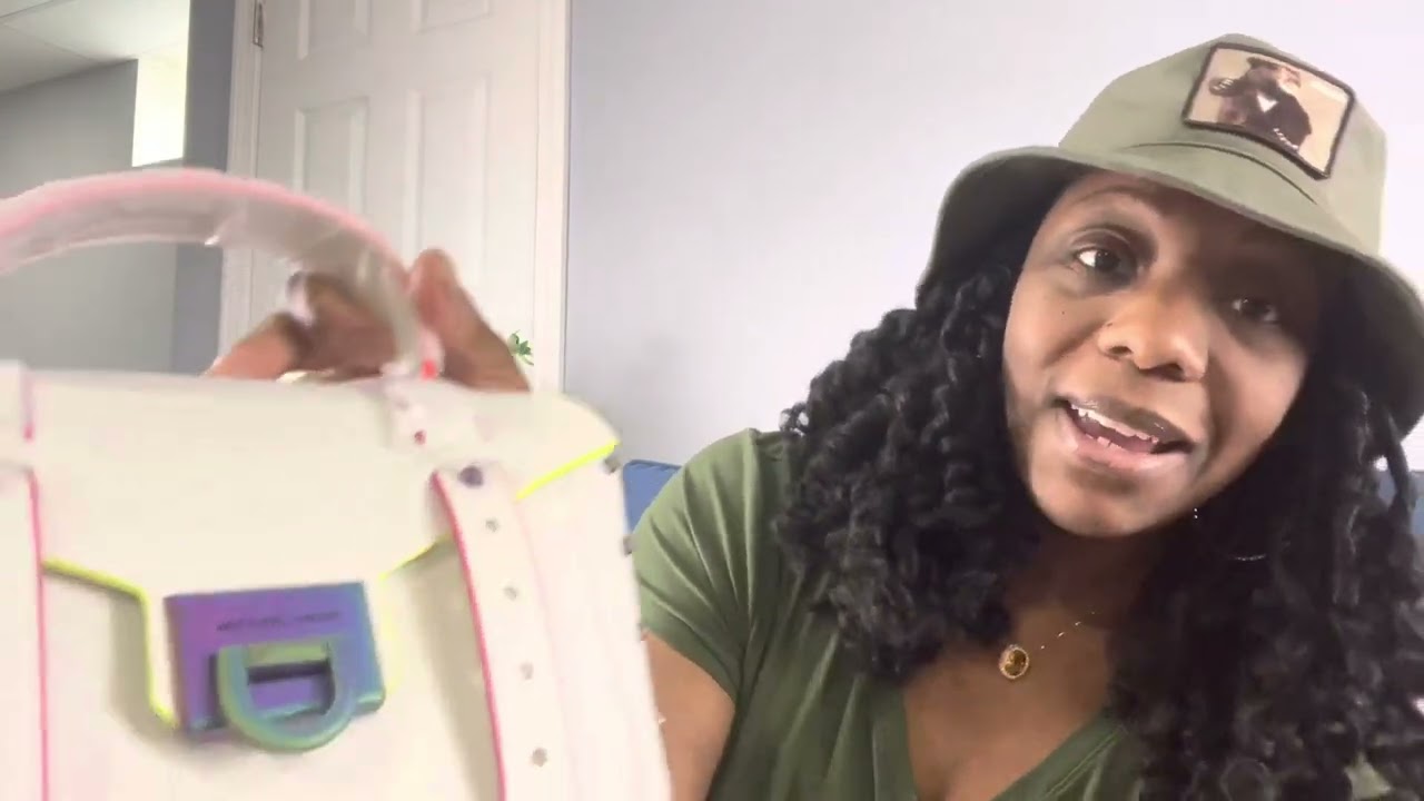 Michael Kors Manhattan Medium Satchel First impression unboxing.￼