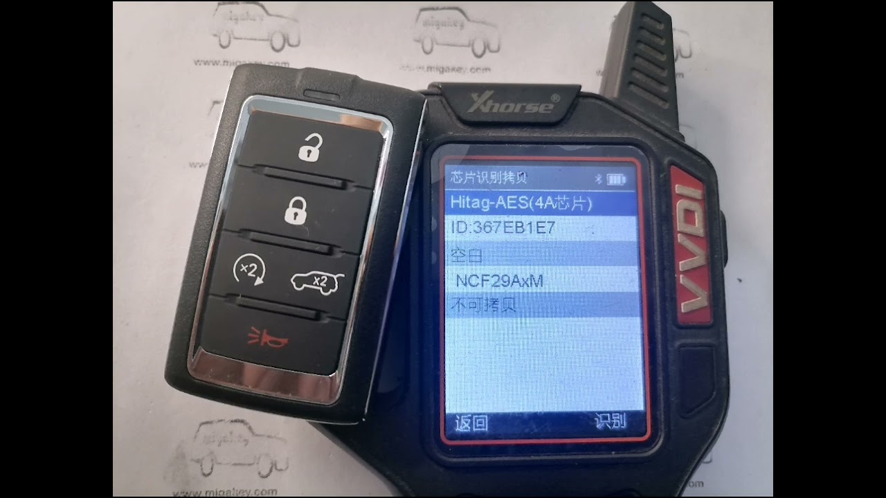 MK300095 M3NWXF0B1 With 4A Chip smart key for Jeep f