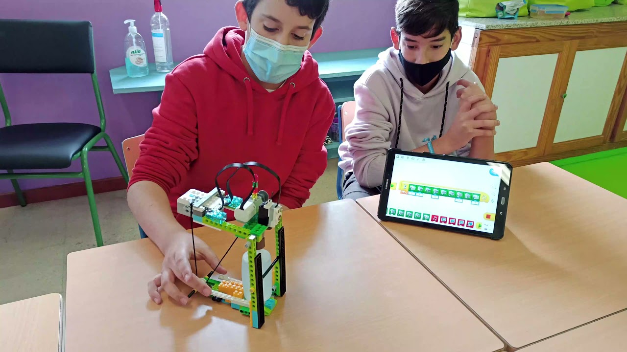 Dispensador de gel con Lego WeDo 2.0