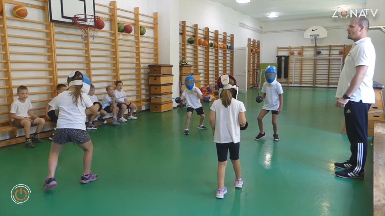 ZÓNA TV - ISKOLAPAD - Tapolca - Testnevelés angolul - elsősök a katolikus iskolában