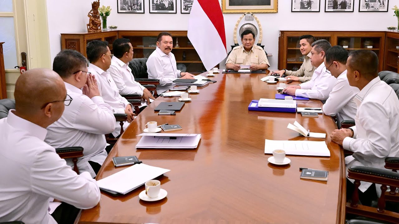 Presiden Prabowo Panggil Jaksa Agung dan Jajaran Jaksa Agung Muda, Istana Merdeka, 13 Januari 2025