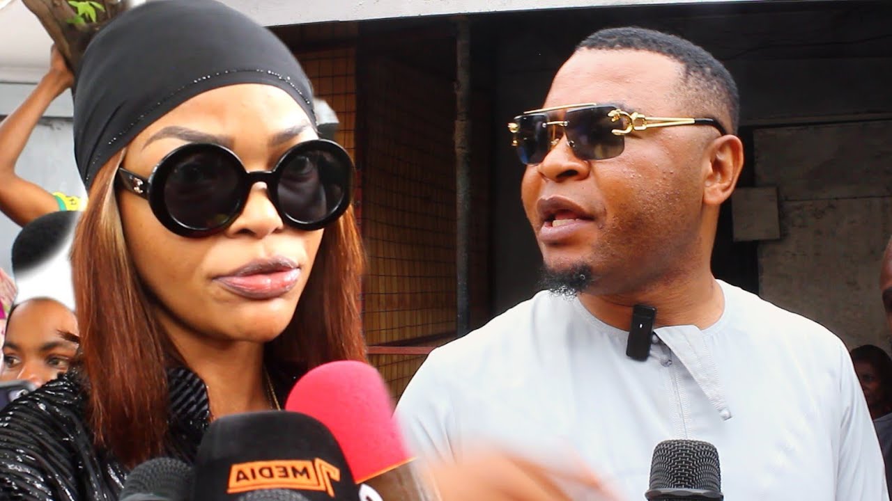 BILA WOGA DR.KUMBUKA ASHINDWA KUJIZUIA MBELE YA WEMA SEPETU TAZAMA KILICHOTOKEA LIVE MSIBANI