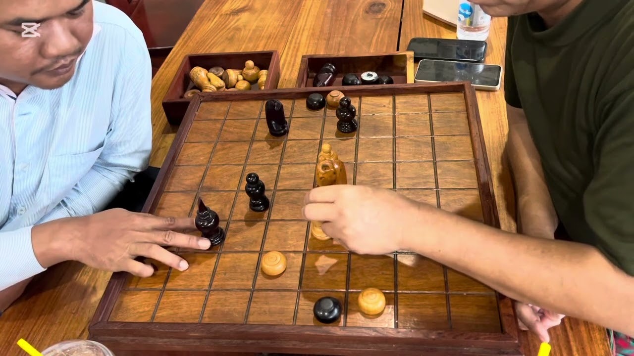 កំពូលមនុស្សហើយ និយាយពីឌឺដងគ្នាសាហាវល្អមើលណាស់ រវាង បងឈុន ស្ដេចកន (ខ្មៅ) ប៉ះជាមួយ បងទី កំពូលឌឺ (ស)