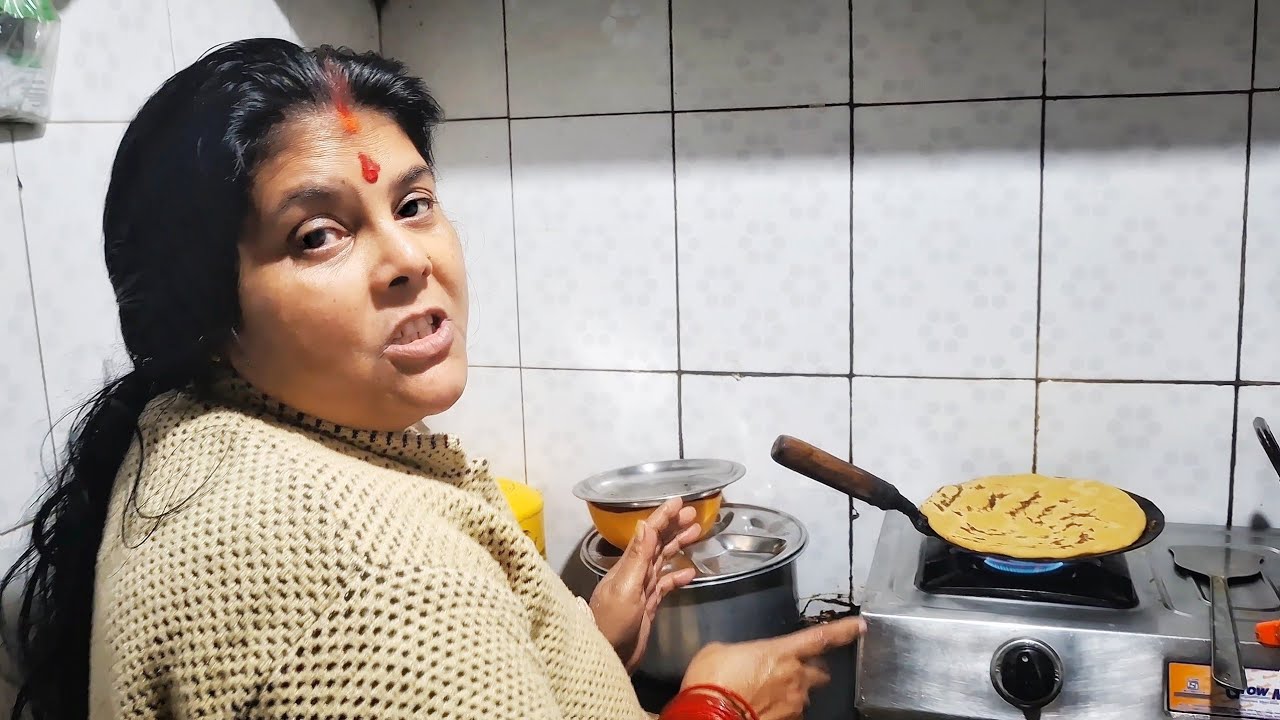 Mumma ne gaon ki famous makke Ki roti 🤤 | (#vlog) | Cooking vlogs | desi khana 