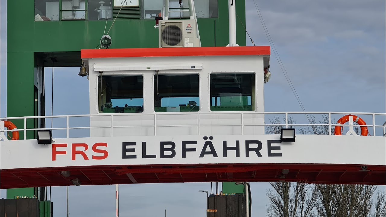 Mit der Elbf&auml;hre von Gl&uuml;ckstadt nach Wischhafen , Autof&auml;hre, Elbe, Elb&uuml;berquerung