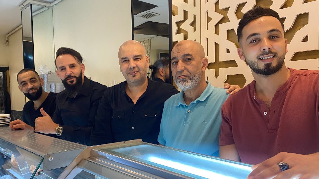 برشلونة مطعم مغربي واعر جوهرة الشمال السمك والپايلا كل شي رخيص .