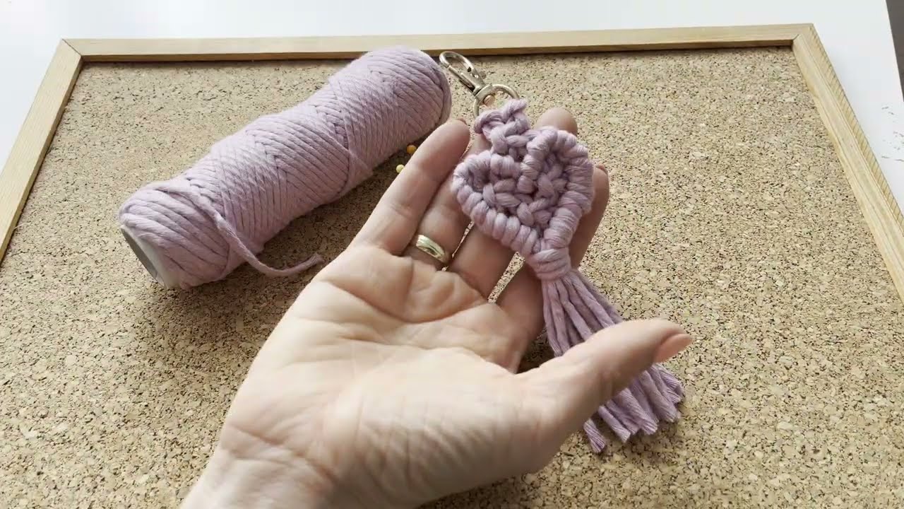 Egyszerű szív alakú makramé kulcstartó – Kezdőknek is! | 3 mm-es sodrott fonalból