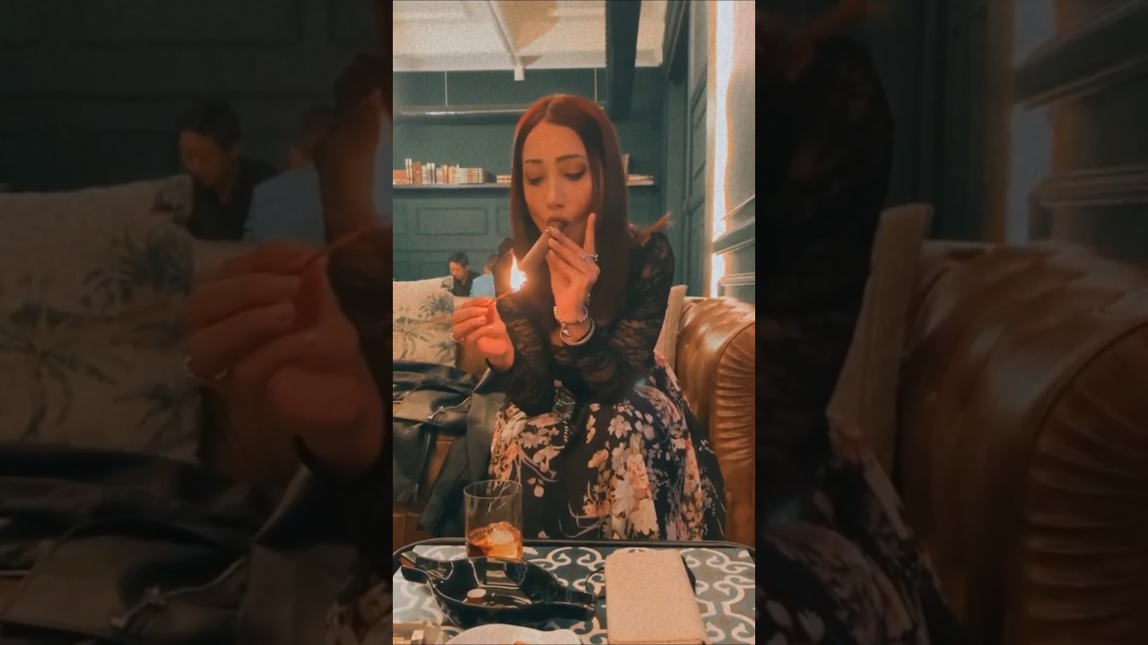 Cigar Woman ♀️👠