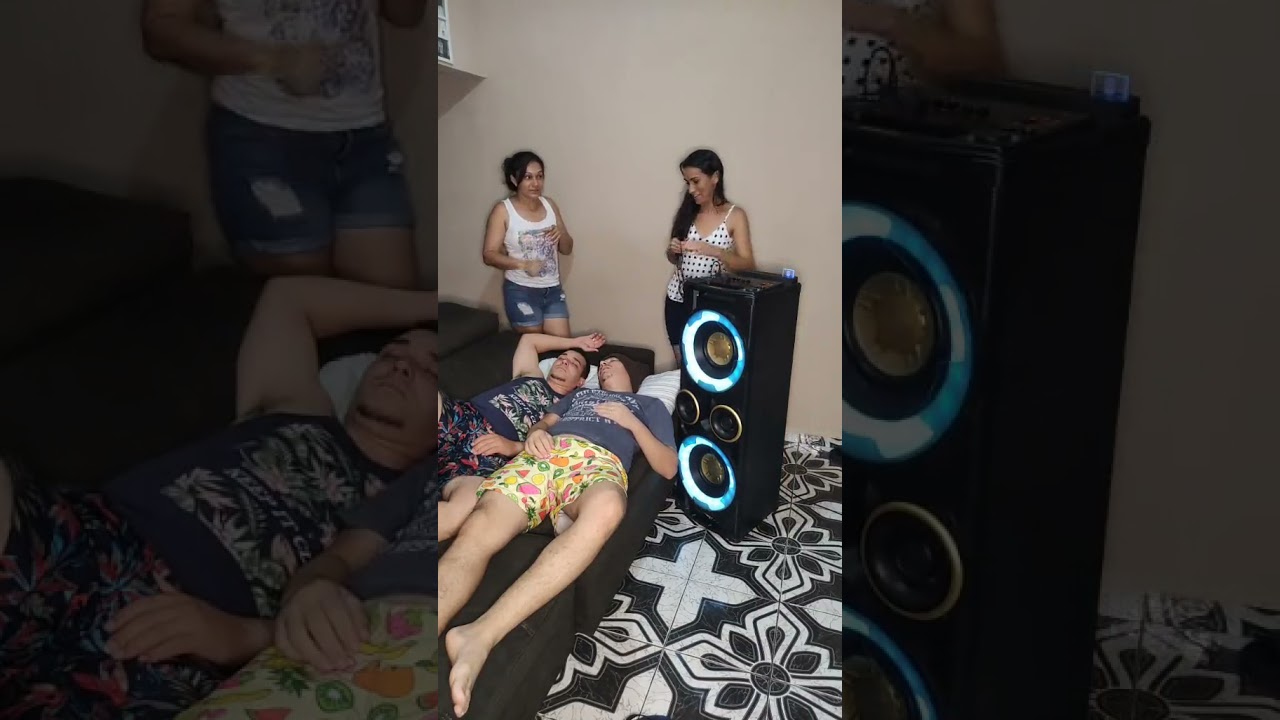 Broma con el micr&oacute;fono 😆 #Shorts #Broma #Microfono #Parlantes