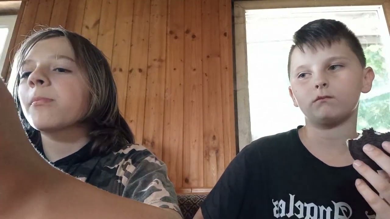 wir probieren Oreo Eis