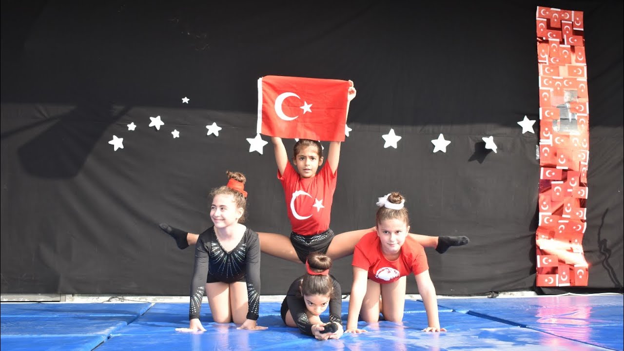 29 Ekim (İlkokul) Cimnastik Gösterisi