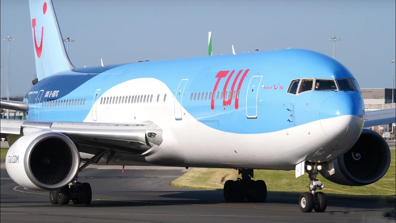 WAVING PILOTS- Up Close Aircraft Taxiing and Departing at Sunset- 05L- Manchester Airport