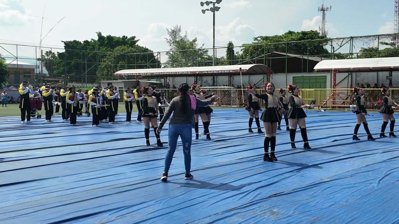 C.E Modesto Barrios  / Festival de Colon