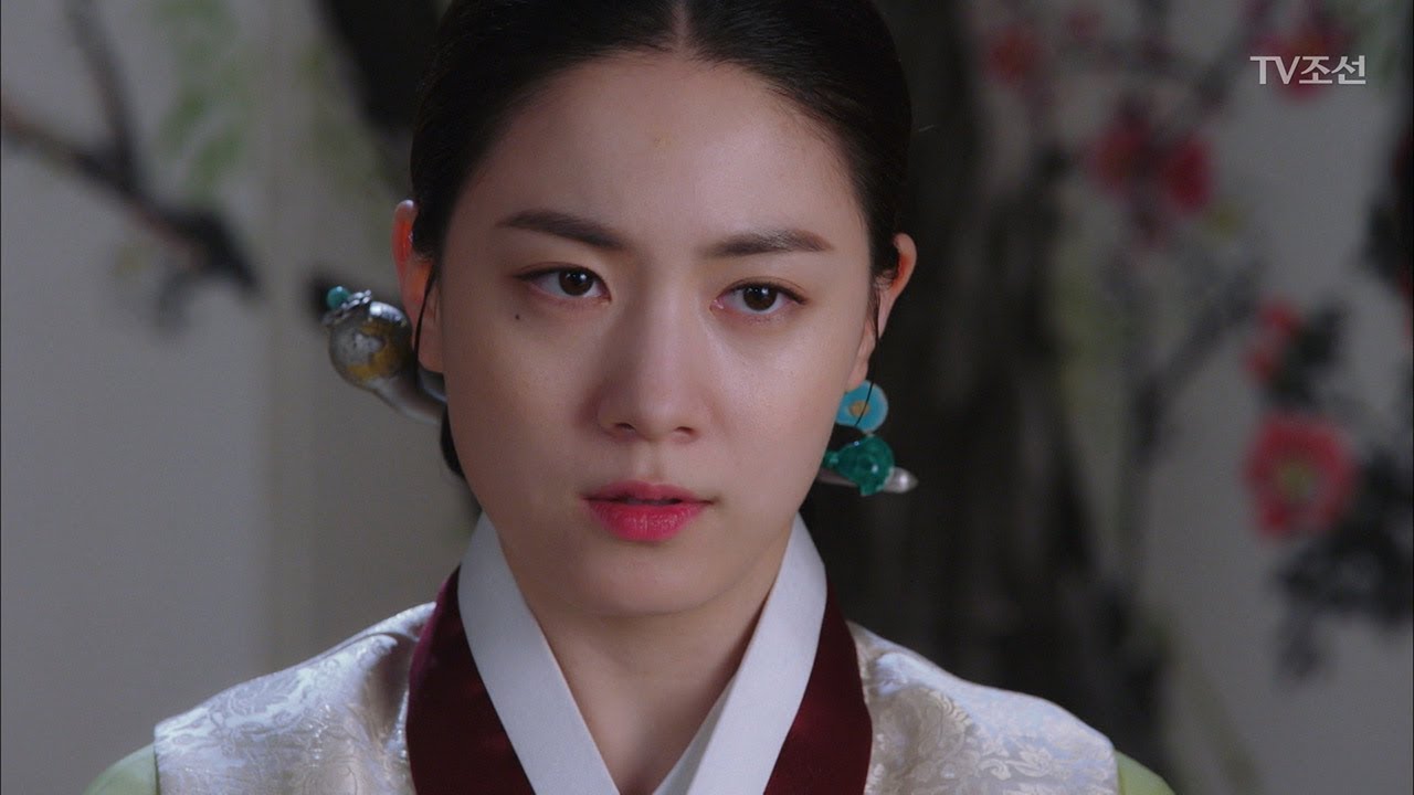 류효영, 추수현에게 놀라운 소식을 듣게 되는데... [대군 &ndash; 사랑을 그리다 12회] 20180408