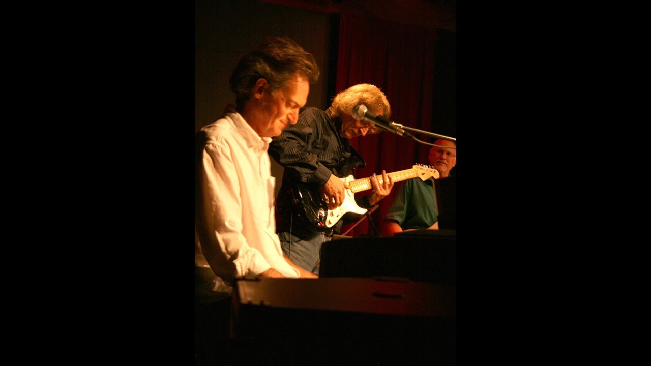 Steve Conn Live (short clips in various venues)