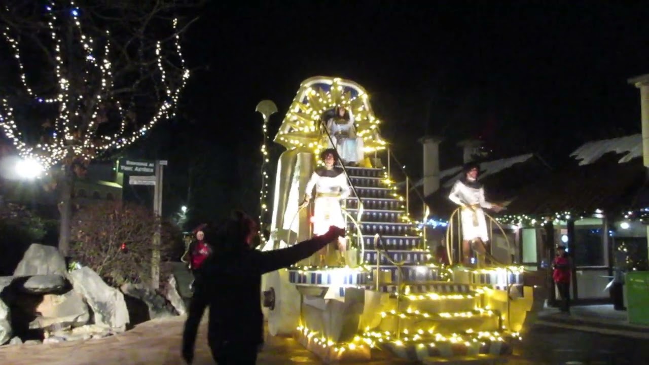 La parade de Noël du Parc Astérix 2022