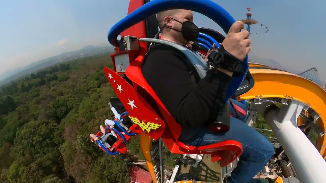 Wonder Woman Coaster  de Six Flags M&eacute;xico, POV horizonte nivelado.