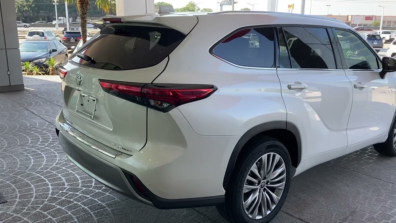 2021 Toyota Highlander Platinum walk around tour