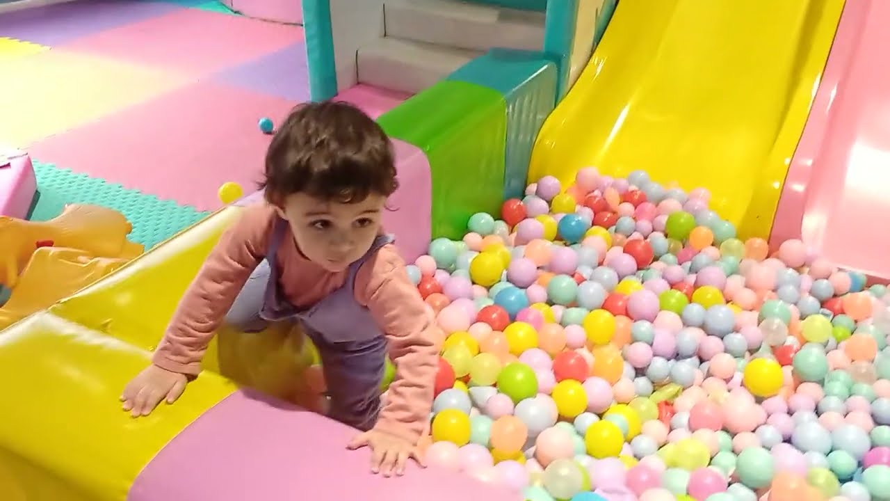 🛝🛝Rengarenk kaydıraklardan kaydık 🛝🛝🎉🎉Somer çok eğlendi 🤸🤸
