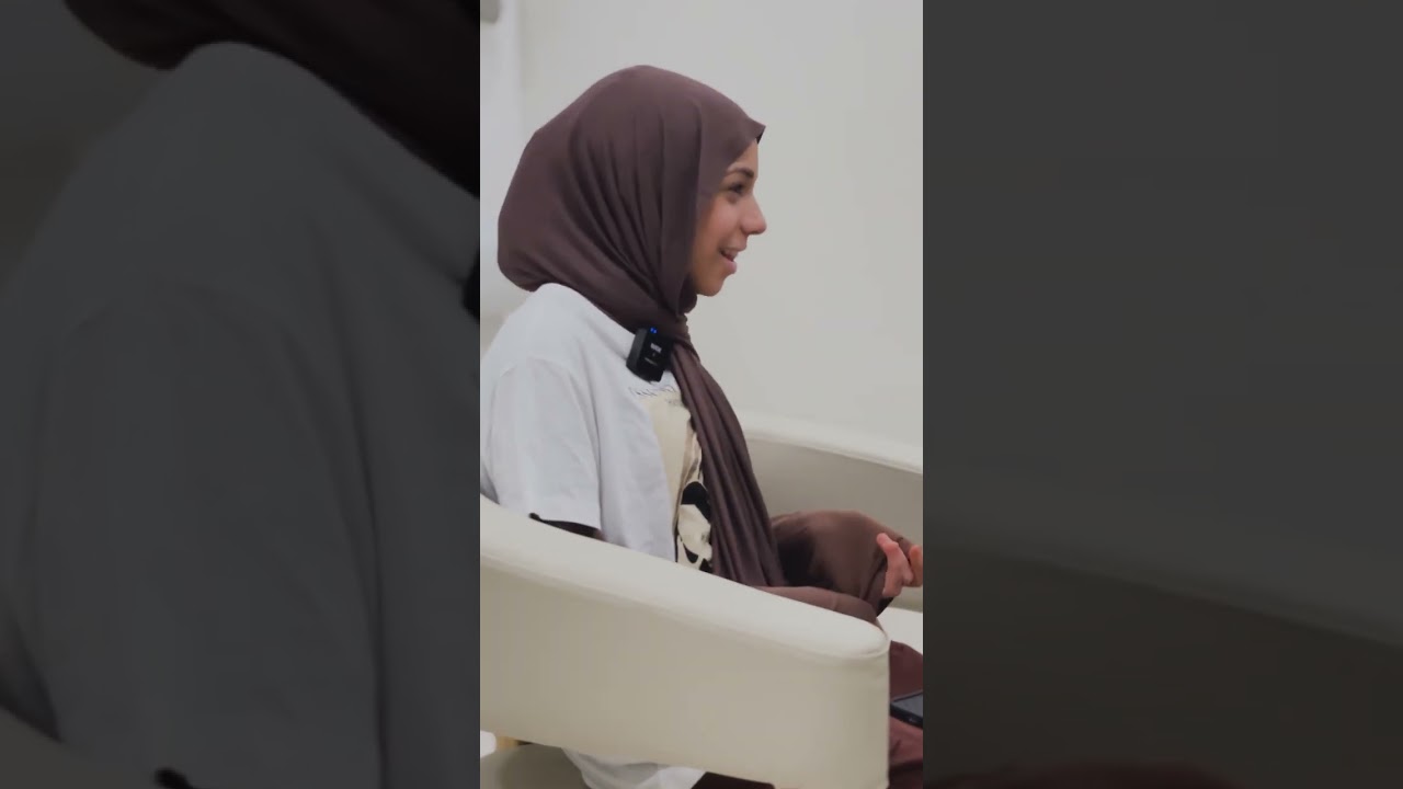 دلال من الإمارات كانت احد البنات اللي عملتلهم جراحة تصليح اعوجاج عمود فقري في مستشفى آدم ڤيتال ب دبي