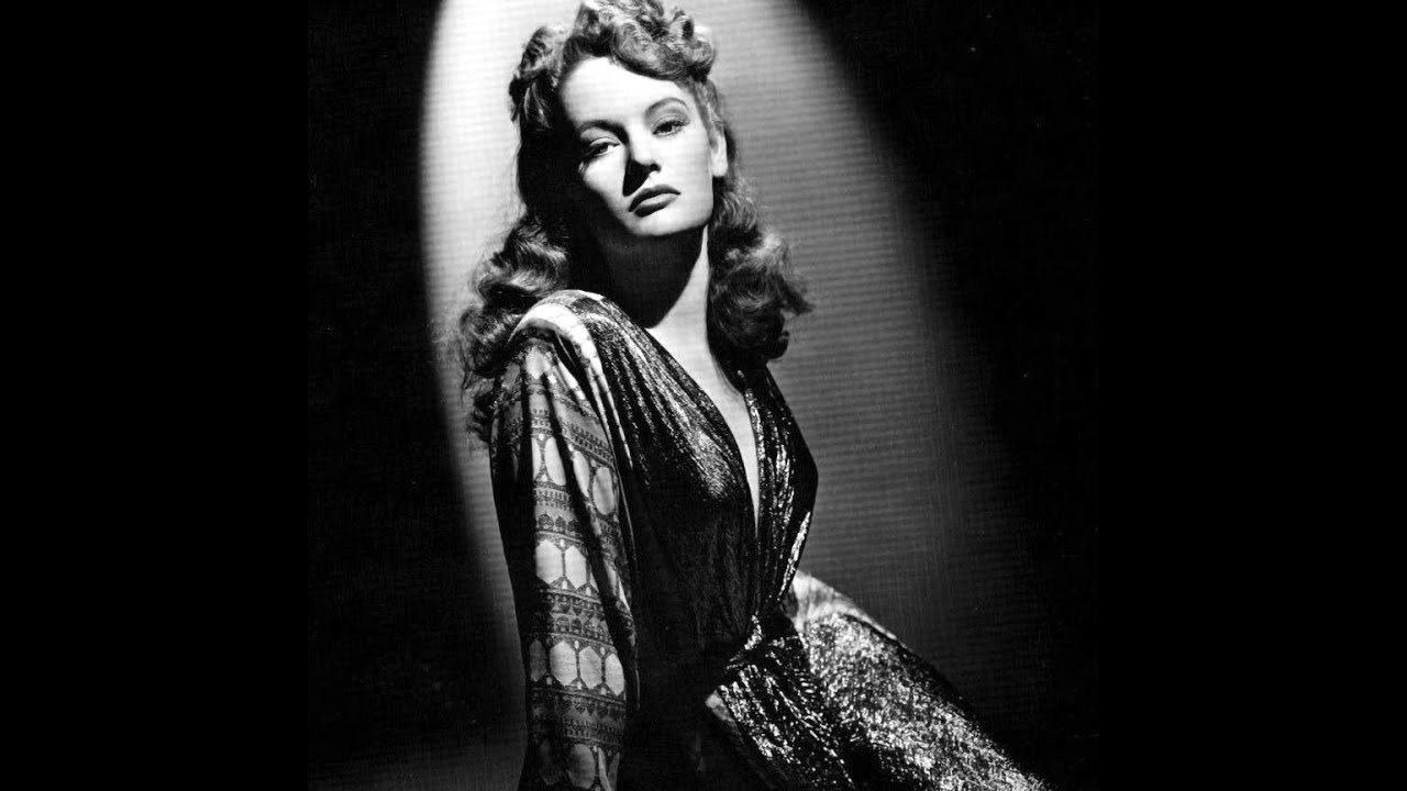 10 Things You Should Know About Alexis Smith