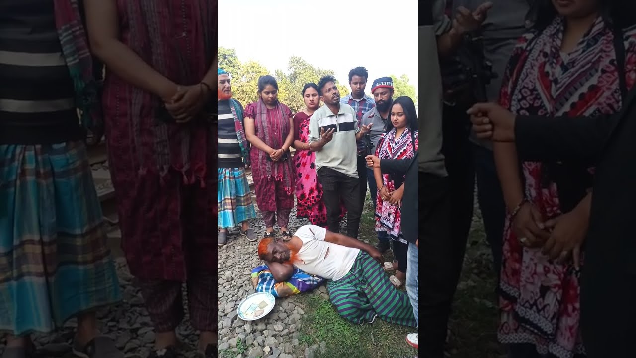 বৃদ্ধ বাবাকে দিয়ে ভিক্ষা করাচ্ছে ছেলে ভয়ে কিছু বলতে পারছে না বাবা