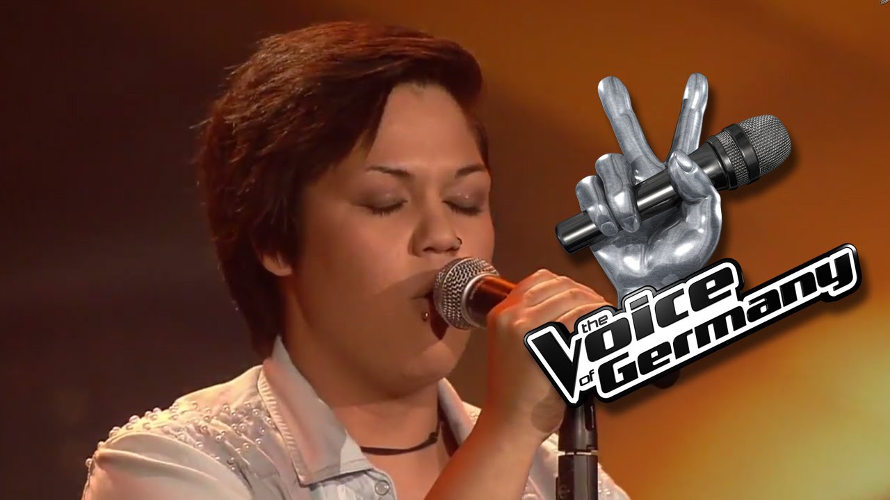 Hello (Turn Your Radio On) - Roxanne Henghuber | The Voice | Blind Audition 2014