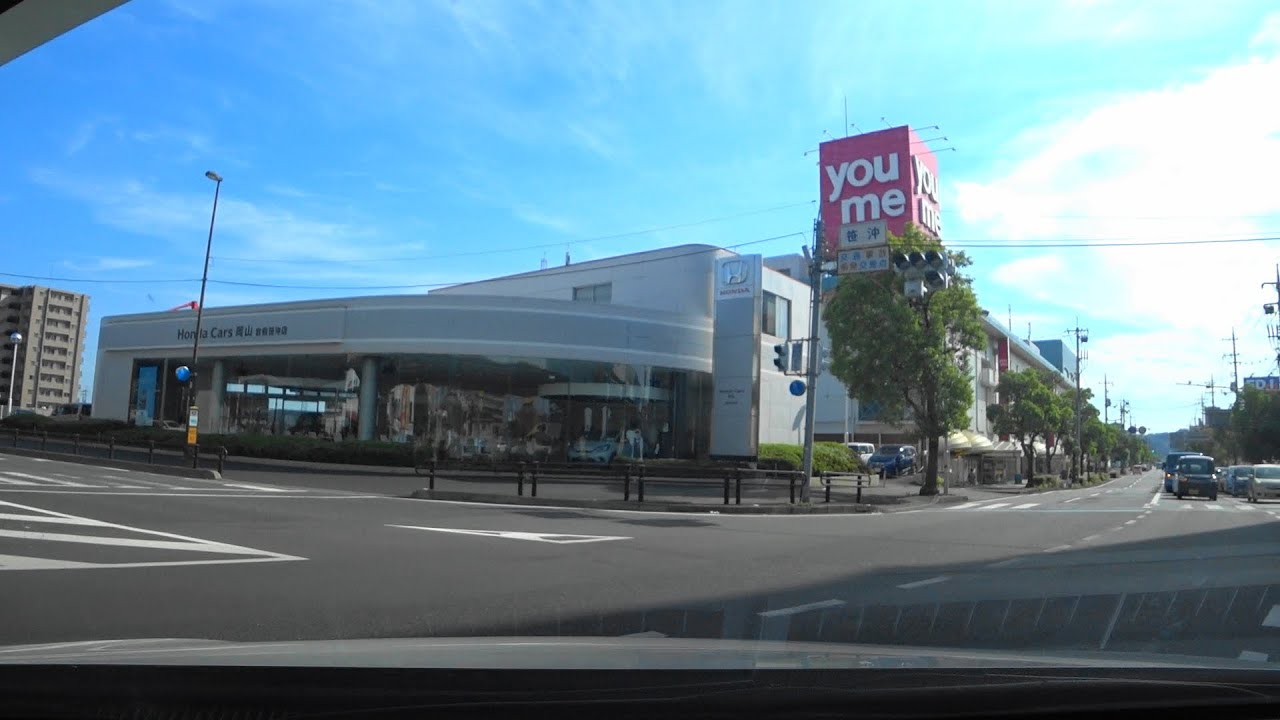 【ゆめタウン倉敷】の平面駐車場に入りました。I entered the flat parking lot of Youme Town Kurashiki.