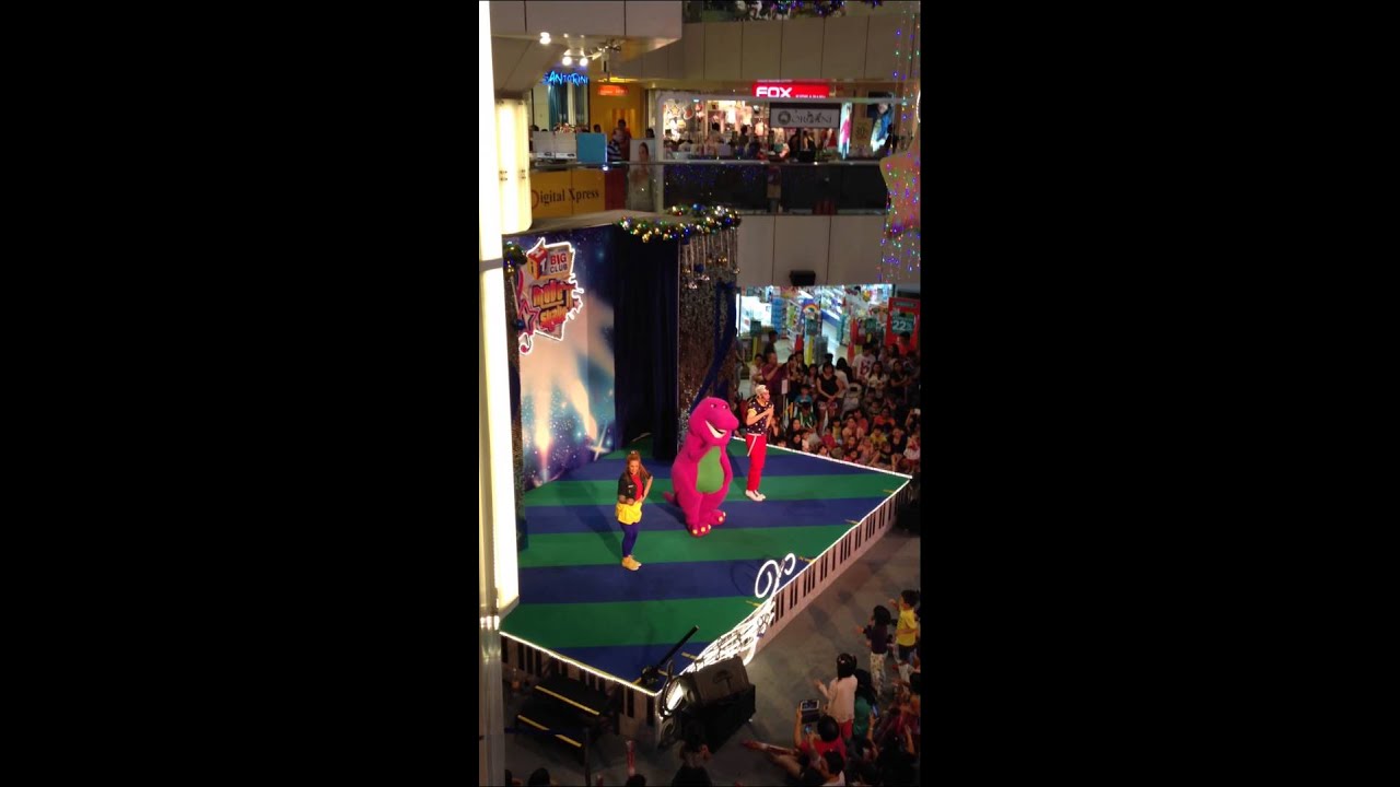 Barney & Friends Live Show at United Square in Singapore! (Barney's Theme Song & Wheels On The Bus)