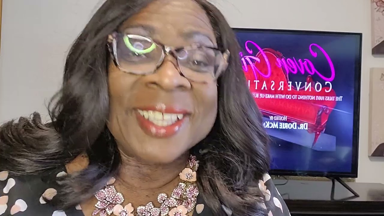 Introduction to CoverGirl Conversations #1million 