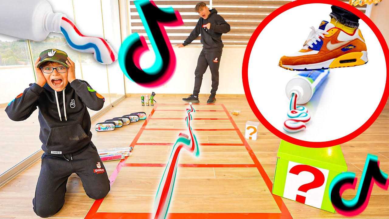 Toothpaste Challenge Extreme ! (Dentifrice challenge avec les pieds !)