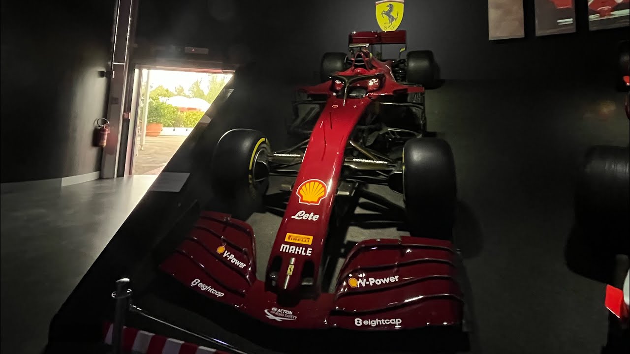 Road Trip en Italie 🇮🇹 EP01: à la découverte du musée Ferrari à Maranello !