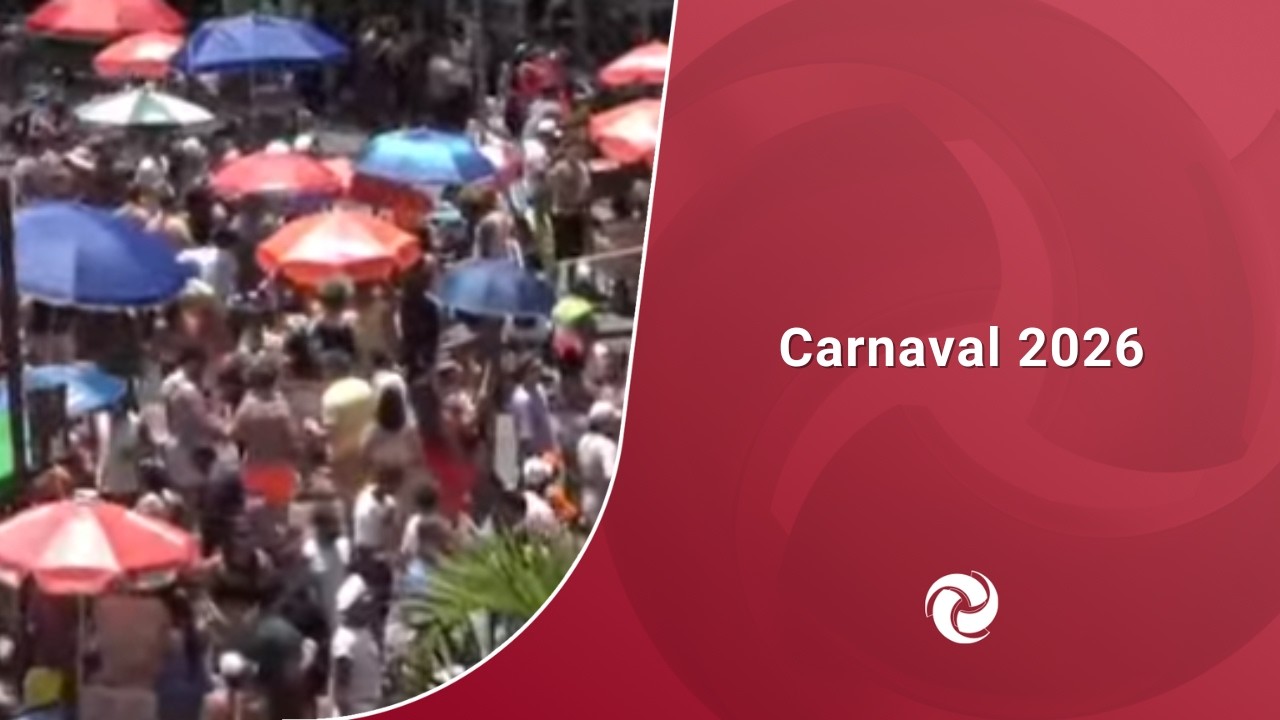 Foliões tomam conta do Centro de BH