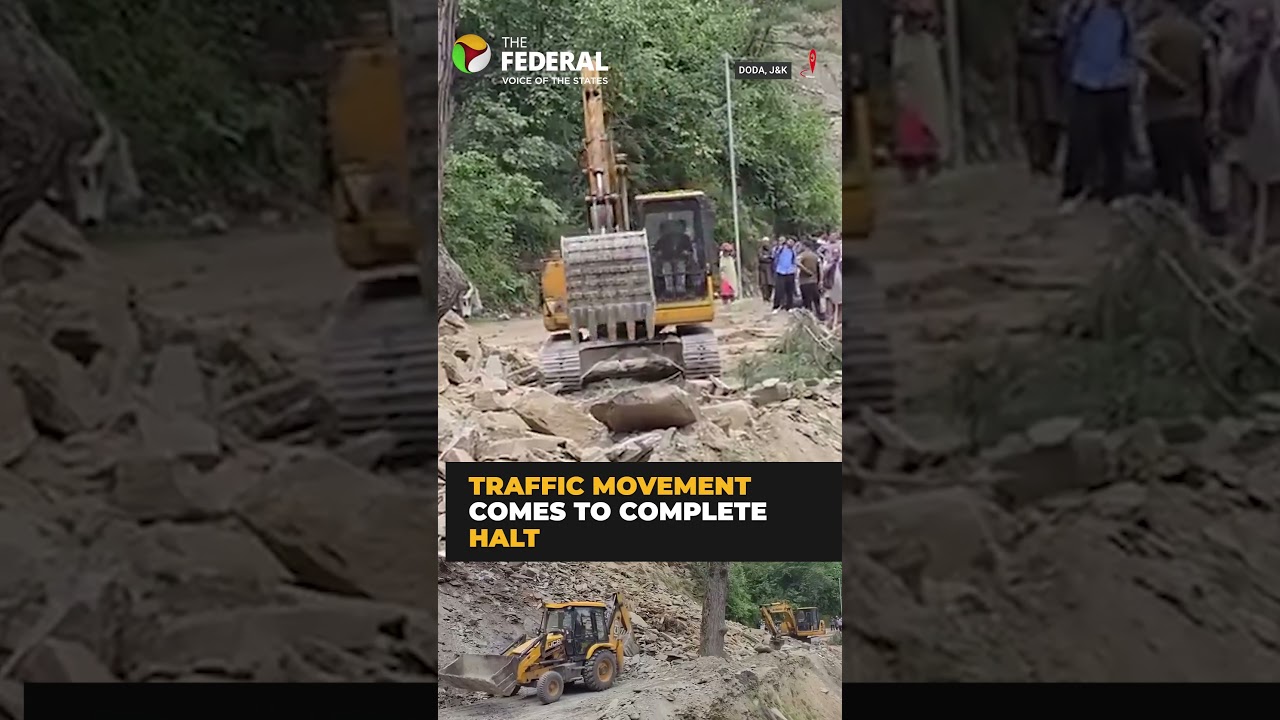 Massive landslide disrupts traffic in Doda | #shorts