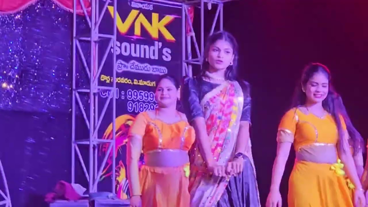 #vanneladitikkuladi performance by anchor pranati ##baluriders 
