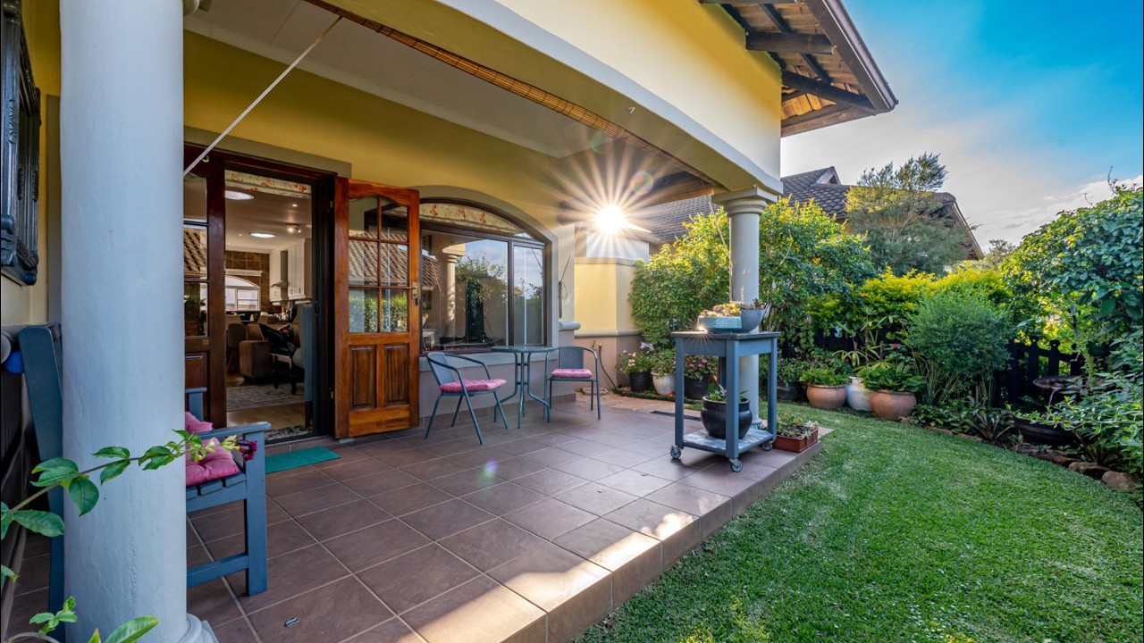 Stunning Level Entrance Simplex
