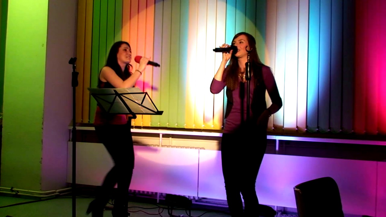 Martina Černá & Kristýna Štromajerová (cover) - Společenský večer základní školy Mikulova