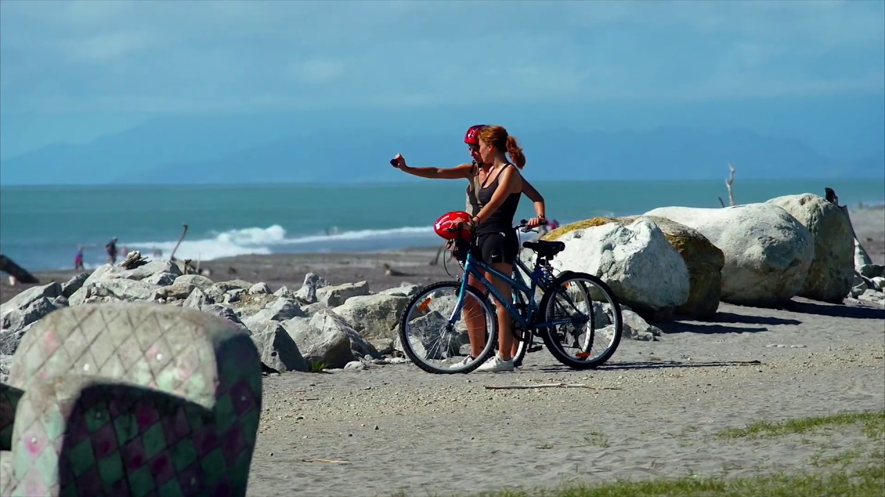 Hokitika - Beach, Arts and Crafts - West Coast, New Zealand
