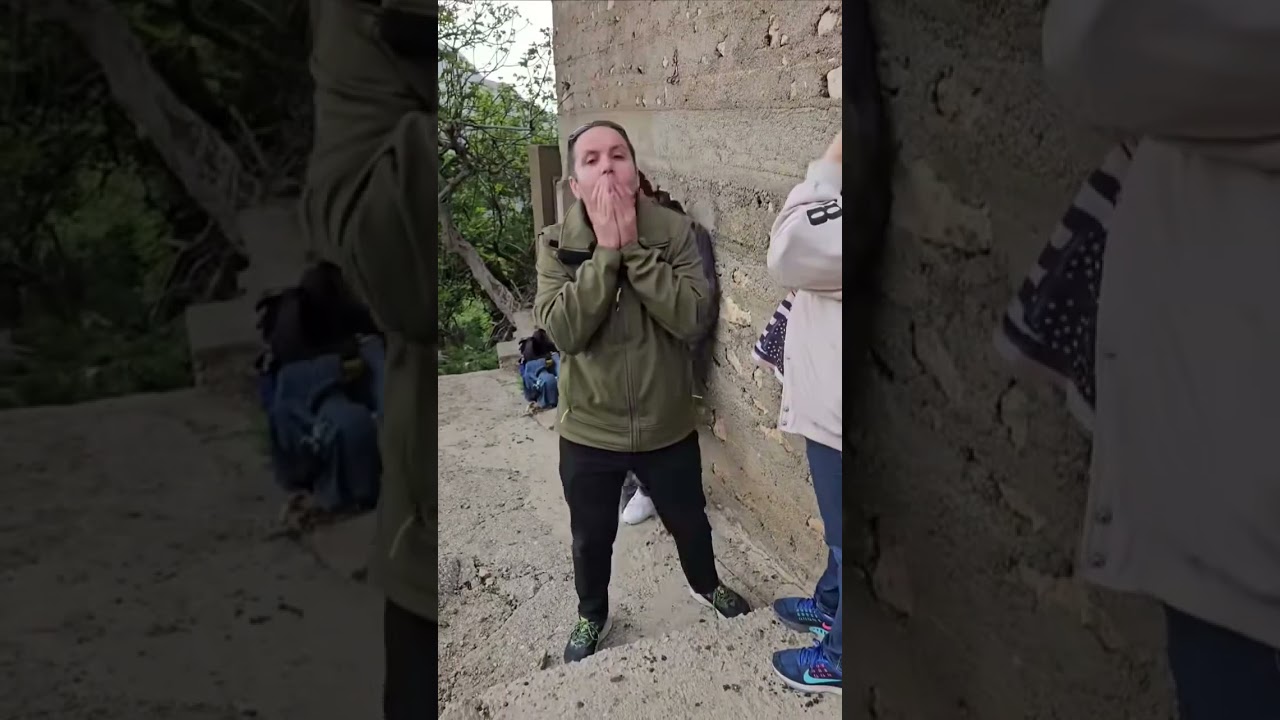 اقسم بالله غير اول مرة نشوف وضع كيما هذي. نعم عائلة تعيش في العشرينات من القرن الماضي ونحن في 2025