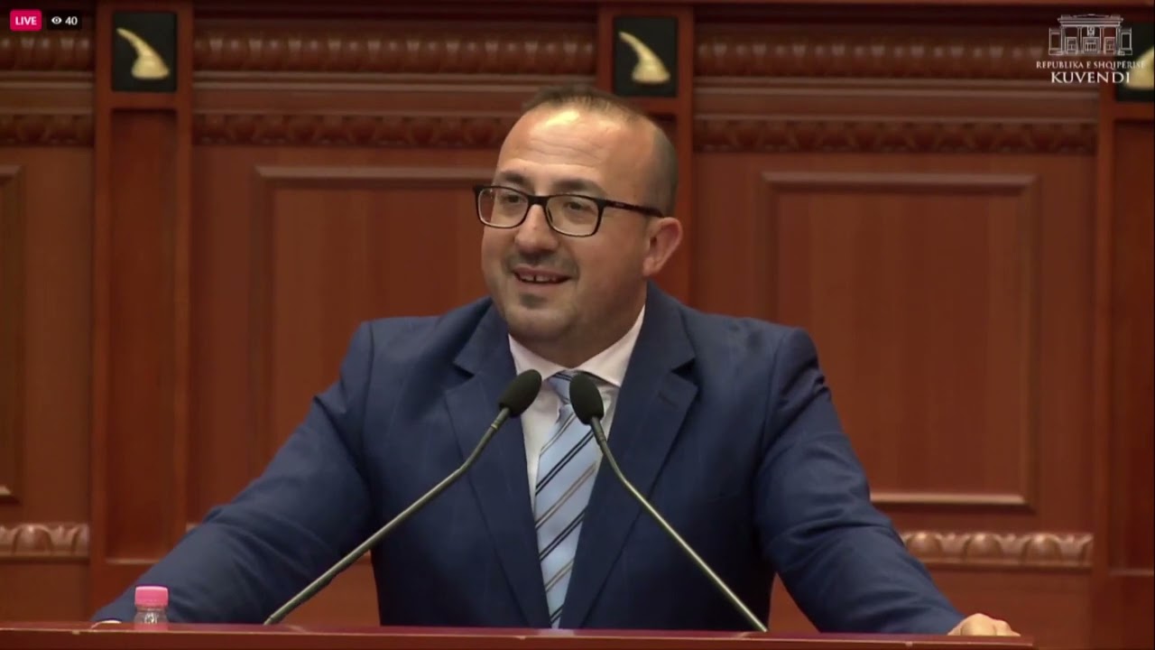 Top News/ Deputeti i PD: Dy autobusë kemi në Lushnjë laj-thaj, na jepni na një?