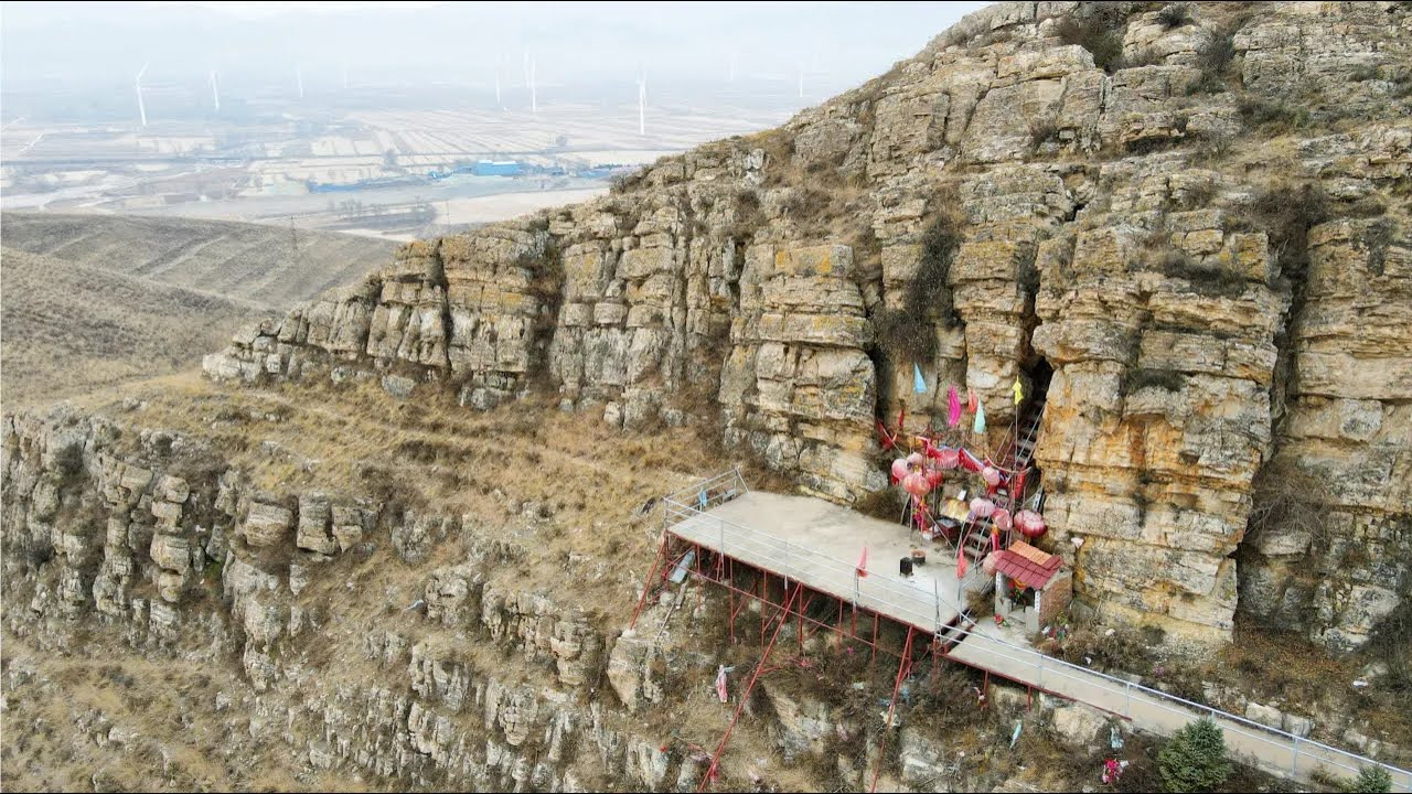 山西五台山狐仙洞，发现住着2个千年老狐仙，上去吓得腿软！