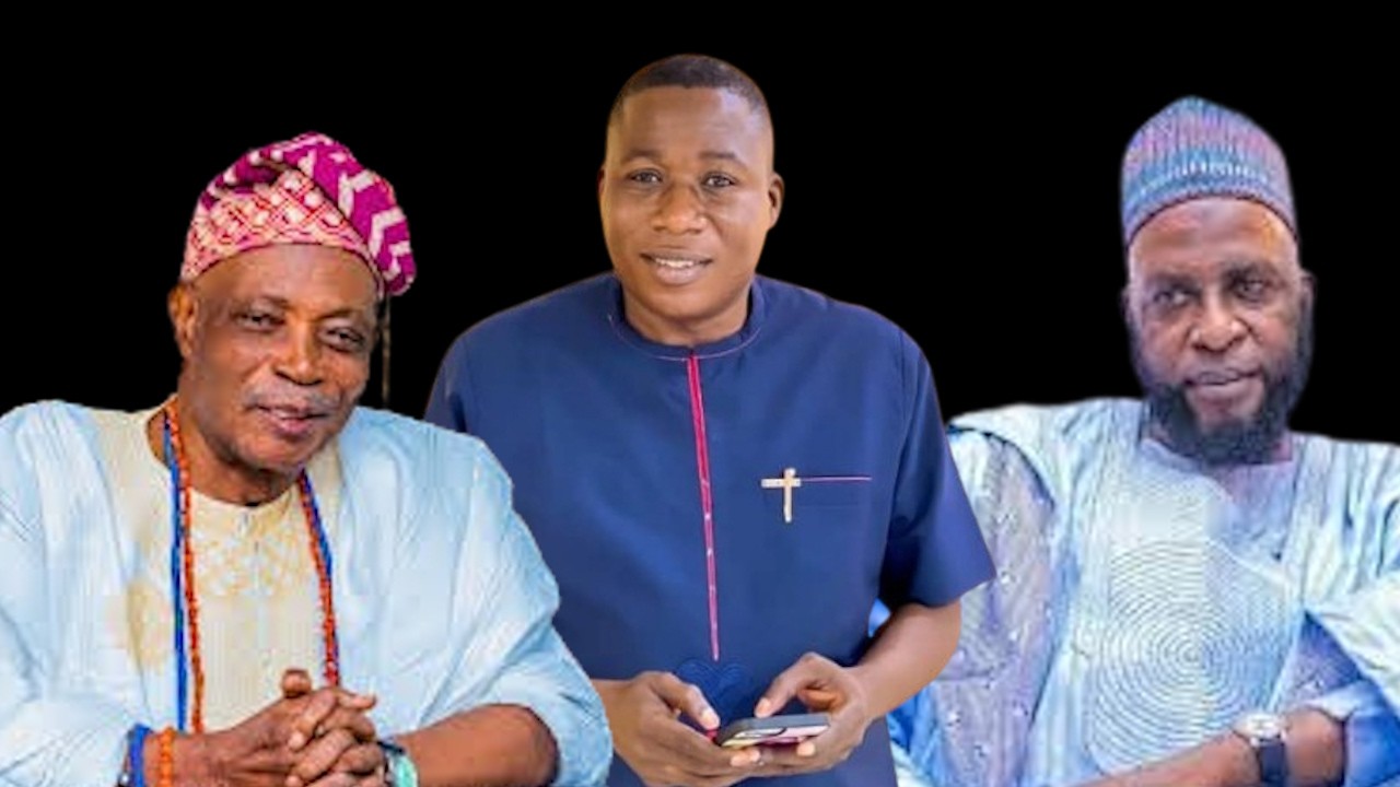 SUNDAY IGBOHO OPEN HIS HOUSE IN IBADAN FOR THE FIRST TIME AS AKEUGBAGOLD VIST  TO REJOICE WITH HIM